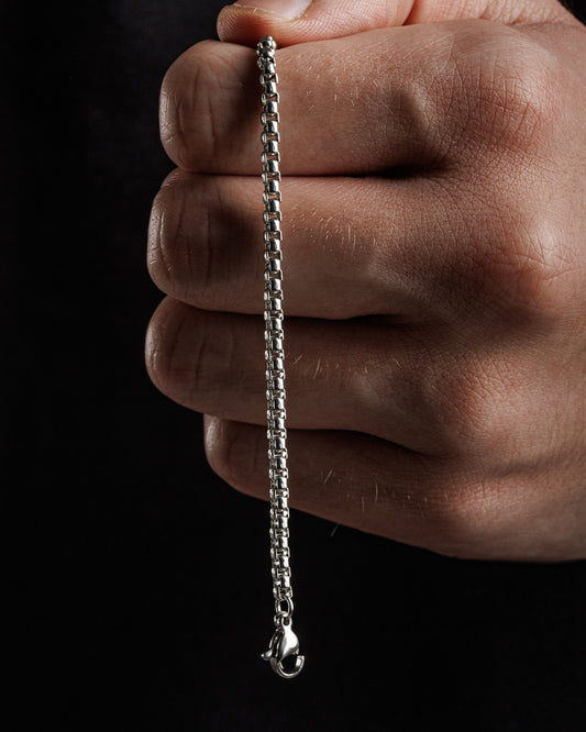 Nahaufnahme des Box Armbands 2mm - klassisches Gliederdesign